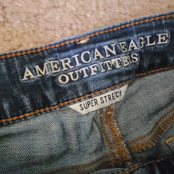 Bundle of four shorts size 4. Levi's, American Eagle,  Express. - Picture 7 of 15